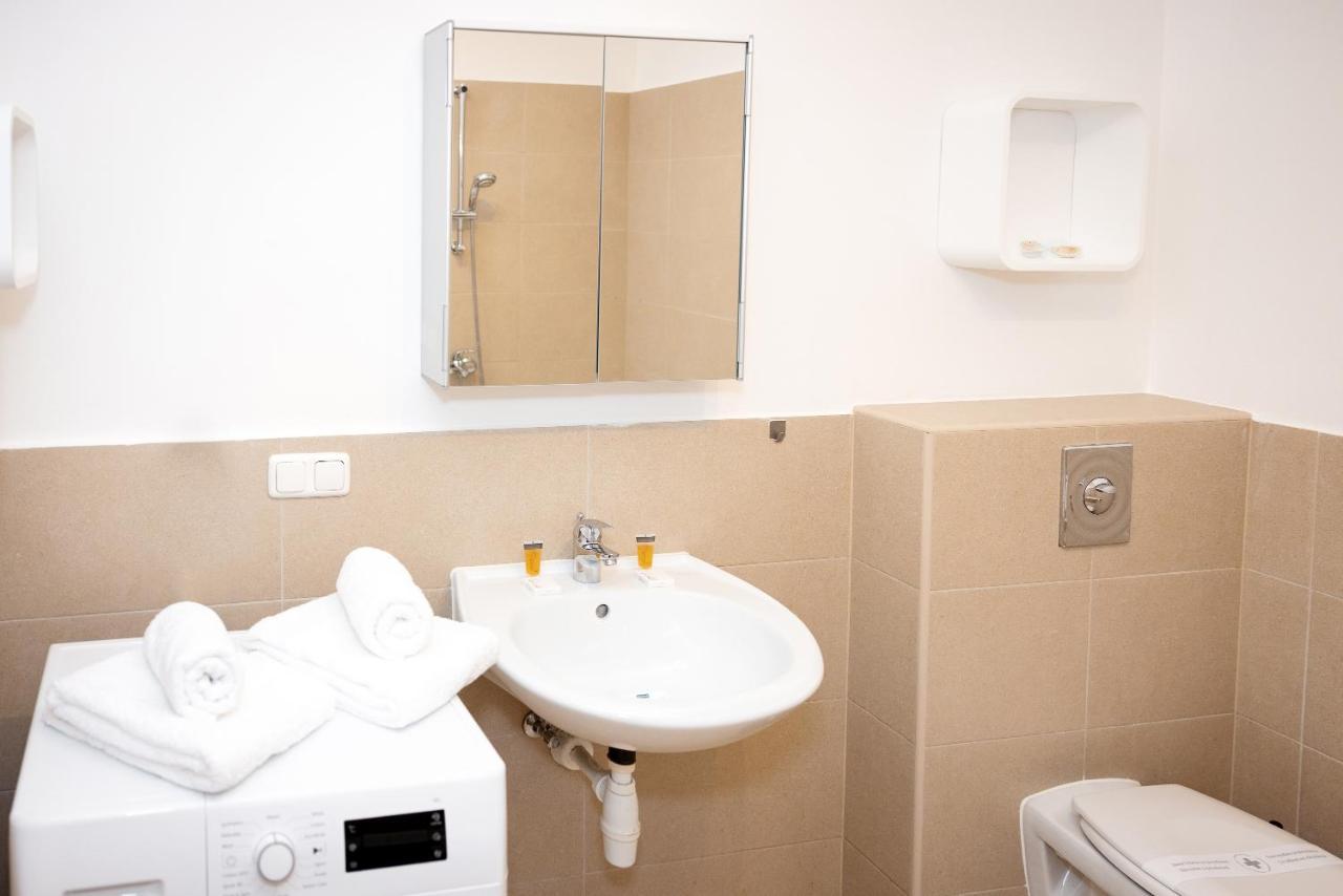 Premium 80 M2 Apartment - Free Parking Відень Екстер'єр фото